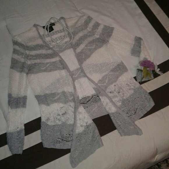 Delicate Open Drape Cardigan - Picture 5 of 5